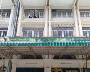 For Rent 8 Beds Townhouse in Khlong San, Bangkok, Thailand