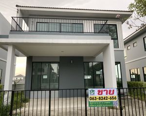 For Sale 4 Beds House in Bang Pakong, Chachoengsao, Thailand