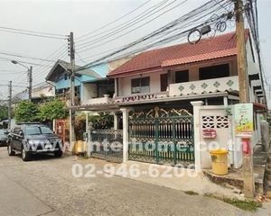 For Sale 2 Beds Townhouse in Mueang Amnat Charoen, Amnat Charoen, Thailand