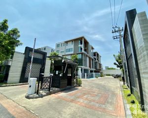 For Sale Office 439.17 sqm in Yan Nawa, Bangkok, Thailand