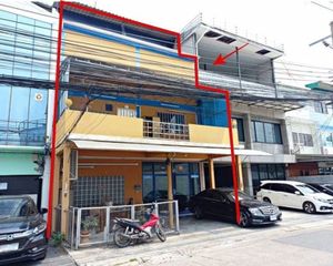 For Sale Retail Space 240 sqm in Khlong Toei, Bangkok, Thailand