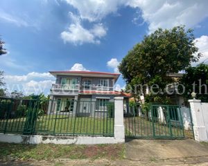 For Sale 4 Beds House in Mueang Pathum Thani, Pathum Thani, Thailand