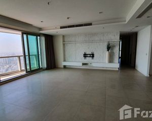 For Sale or Rent 3 Beds Condo in Khlong San, Bangkok, Thailand
