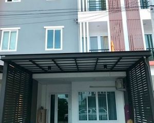For Rent 5 Beds Townhouse in Min Buri, Bangkok, Thailand