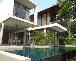 For Rent 4 Beds House in Watthana, Bangkok, Thailand