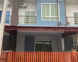 For Sale 3 Beds Townhouse in Mueang Udon Thani, Udon Thani, Thailand