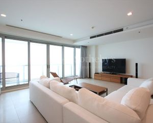 For Sale or Rent 3 Beds Condo in Khlong San, Bangkok, Thailand