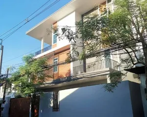 For Rent 6 Beds Townhouse in Bang Sue, Bangkok, Thailand