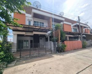 For Sale 3 Beds Townhouse in Mueang Nakhon Si Thammarat, Nakhon Si Thammarat, Thailand