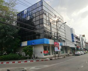 For Sale Office 320 sqm in Bang Kapi, Bangkok, Thailand