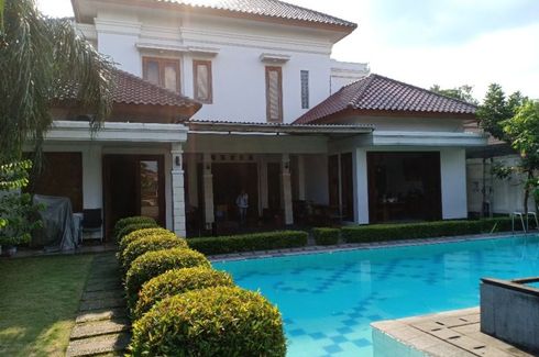 Rumah dijual dengan 5 kamar tidur di Jati Padang, Jakarta