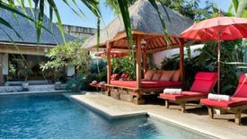 Villa dijual dengan 3 kamar tidur di Kerobokan, Bali