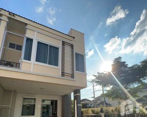 For Sale 3 Beds Townhouse in Saraphi, Chiang Mai, Thailand