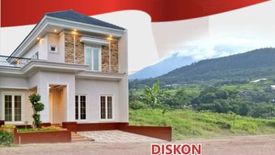 Villa dijual dengan 3 kamar tidur di Pacet, Jawa Timur