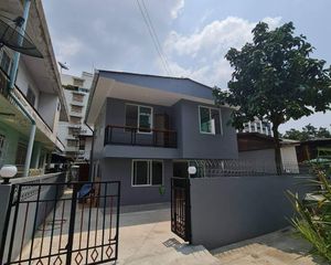 For Sale 3 Beds House in Ratchathewi, Bangkok, Thailand