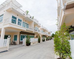 For Rent 4 Beds Townhouse in Kathu, Phuket, Thailand