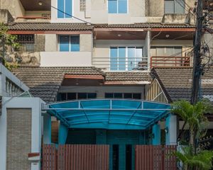 For Sale 5 Beds Townhouse in Suan Luang, Bangkok, Thailand