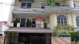 Rumah dijual dengan 4 kamar tidur di Setiabudi, Jakarta