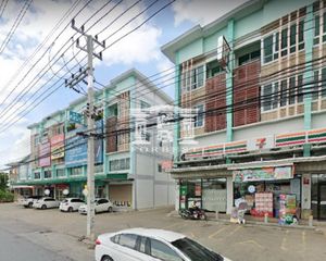 For Sale Retail Space 200 sqm in Sam Phran, Nakhon Pathom, Thailand