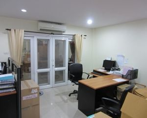 For Sale or Rent 4 Beds Office in Wang Thonglang, Bangkok, Thailand