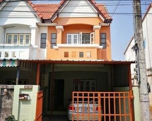 For Rent 2 Beds Townhouse in Bang Pakong, Chachoengsao, Thailand