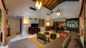 Villa dijual dengan 4 kamar tidur di Kerobokan, Bali