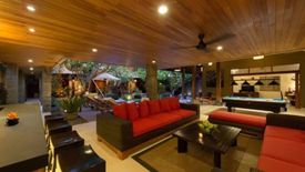 Villa dijual dengan 4 kamar tidur di Kerobokan, Bali