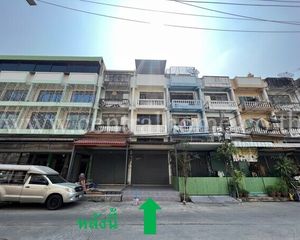 For Sale 4 Beds Retail Space in Mueang Nonthaburi, Nonthaburi, Thailand