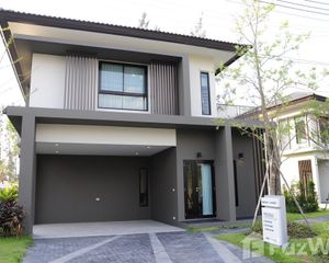 For Sale 3 Beds House in San Kamphaeng, Chiang Mai, Thailand