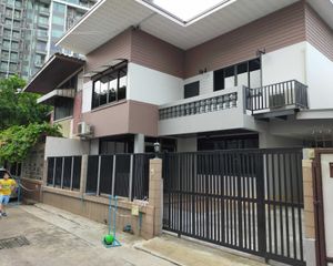For Rent 4 Beds Townhouse in Watthana, Bangkok, Thailand