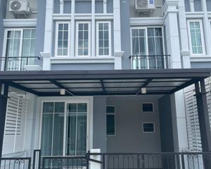 For Rent 2 Beds Townhouse in Mueang Chiang Mai, Chiang Mai, Thailand