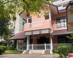 For Rent 4 Beds House in Pathum Wan, Bangkok, Thailand