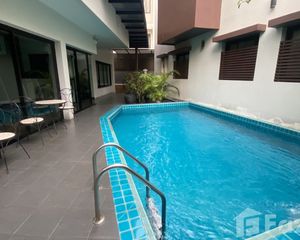 For Sale 3 Beds House in Khlong Toei, Bangkok, Thailand