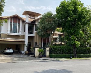For Sale or Rent 5 Beds House in Watthana, Bangkok, Thailand