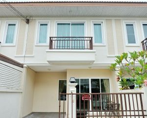 For Sale 3 Beds Townhouse in Bang Lamung, Chonburi, Thailand