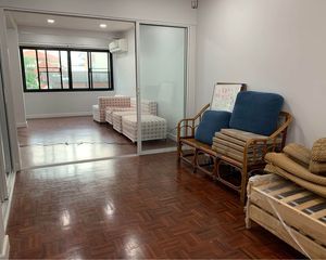 For Rent 1 Bed Townhouse in Sathon, Bangkok, Thailand