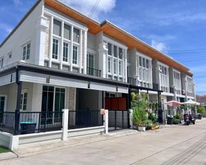 For Rent 4 Beds Townhouse in Bang Lamung, Chonburi, Thailand