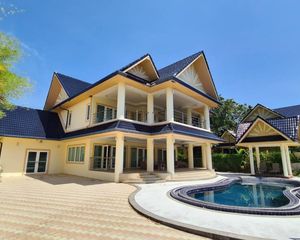For Rent 6 Beds House in Mueang Phuket, Phuket, Thailand