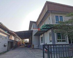 For Rent Retail Space 400 sqm in Khlong Luang, Pathum Thani, Thailand