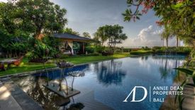 Villa dijual dengan 7 kamar tidur di Angantaka, Bali