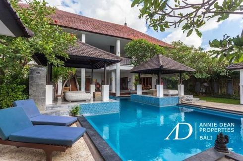 Villa dijual dengan 7 kamar tidur di Dalung, Bali