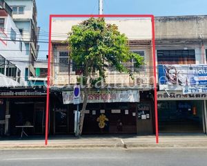 For Sale 2 Beds Retail Space in Dusit, Bangkok, Thailand