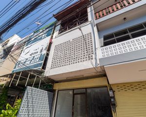 For Sale or Rent Retail Space 192 sqm in Mueang Chiang Mai, Chiang Mai, Thailand