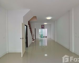For Sale 3 Beds Townhouse in San Sai, Chiang Mai, Thailand