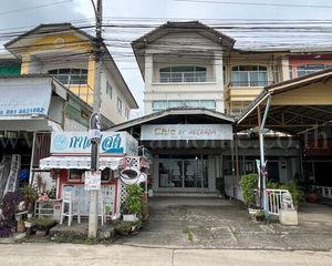 For Sale 6 Beds Retail Space in Khlong Luang, Pathum Thani, Thailand