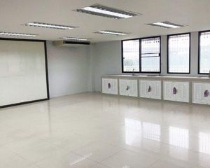 For Sale or Rent Office 500 sqm in Don Mueang, Bangkok, Thailand