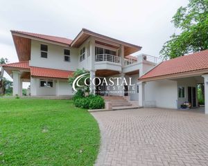 For Sale or Rent 5 Beds House in Si Racha, Chonburi, Thailand