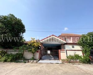 For Sale 3 Beds House in Sam Khok, Pathum Thani, Thailand
