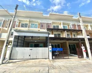 For Sale or Rent 3 Beds Townhouse in Bang Lamung, Chonburi, Thailand