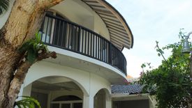 Villa dijual dengan 5 kamar tidur di Kerobokan, Bali